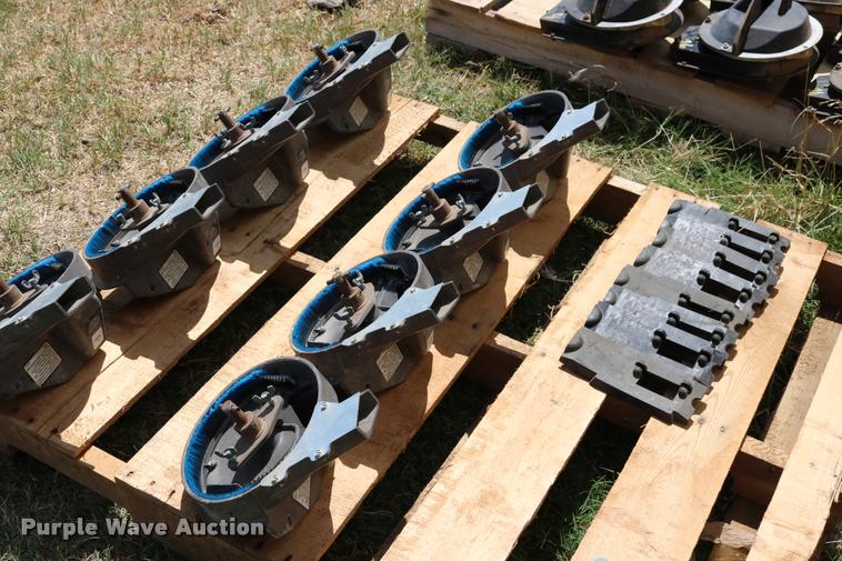 image for item DG9768 (8) Kinze brush meters