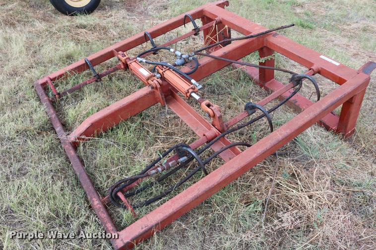 image for item DG9859 Small square bale grapple