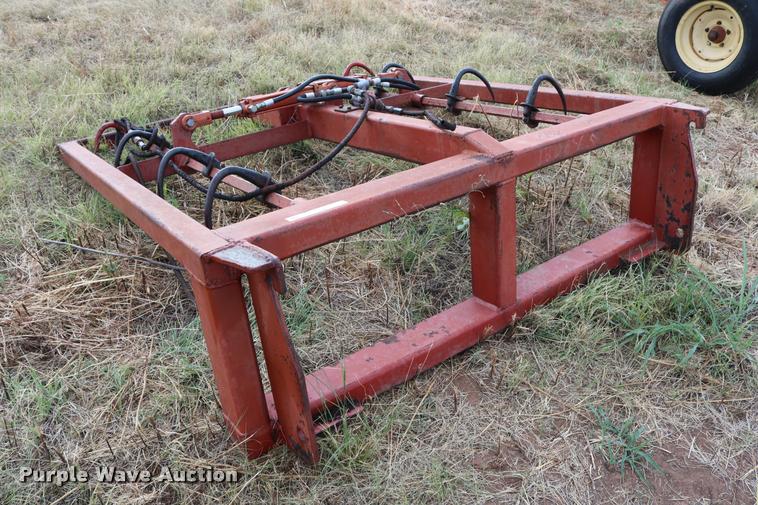 image for item DG9859 Small square bale grapple