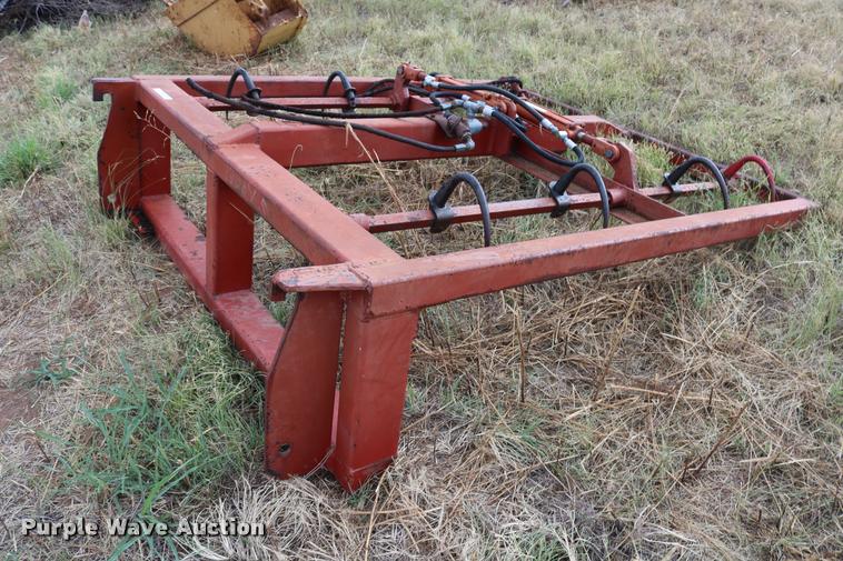 image for item DG9859 Small square bale grapple