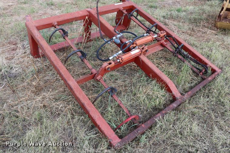 image for item DG9859 Small square bale grapple
