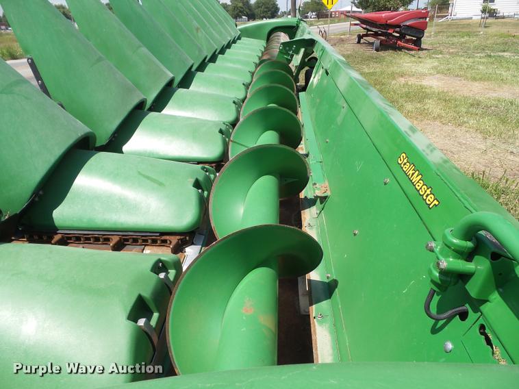 image for item DH9368 2012 John Deere 612C Stalkmaster chopping corn head