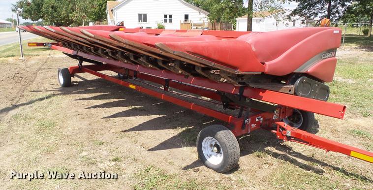 image for item DH9369 2009 Case IH 3208 corn head