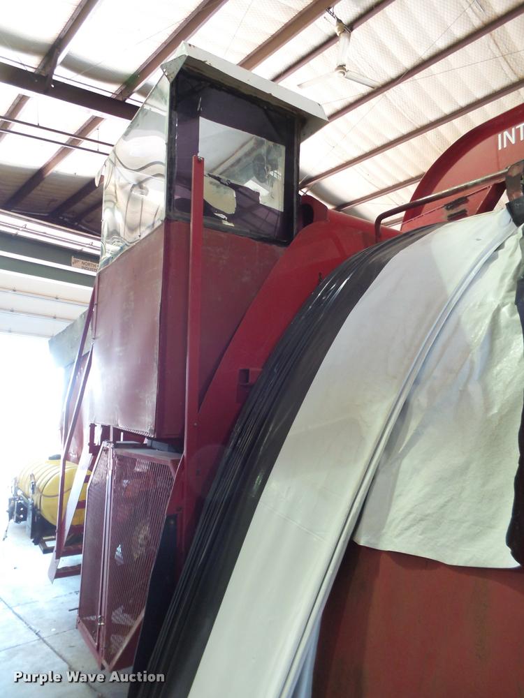 image for item DL9085 2004 Versa Bagger ID 912 silage tube bagger