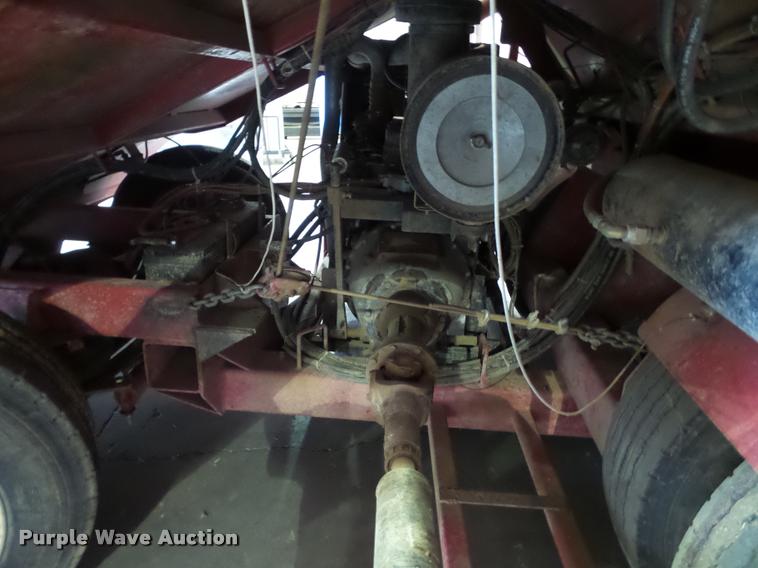 image for item DL9085 2004 Versa Bagger ID 912 silage tube bagger