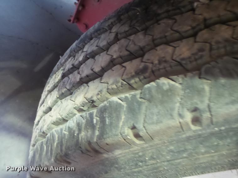 image for item DL9085 2004 Versa Bagger ID 912 silage tube bagger