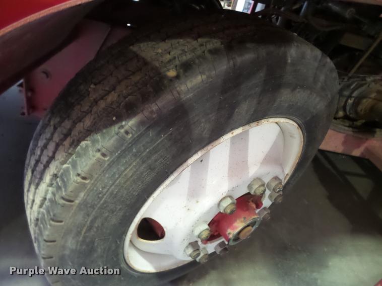 image for item DL9085 2004 Versa Bagger ID 912 silage tube bagger