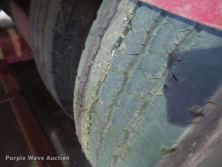 image for item DL9085 2004 Versa Bagger ID 912 silage tube bagger