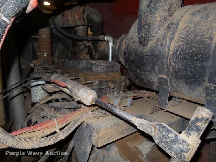 image for item DL9085 2004 Versa Bagger ID 912 silage tube bagger