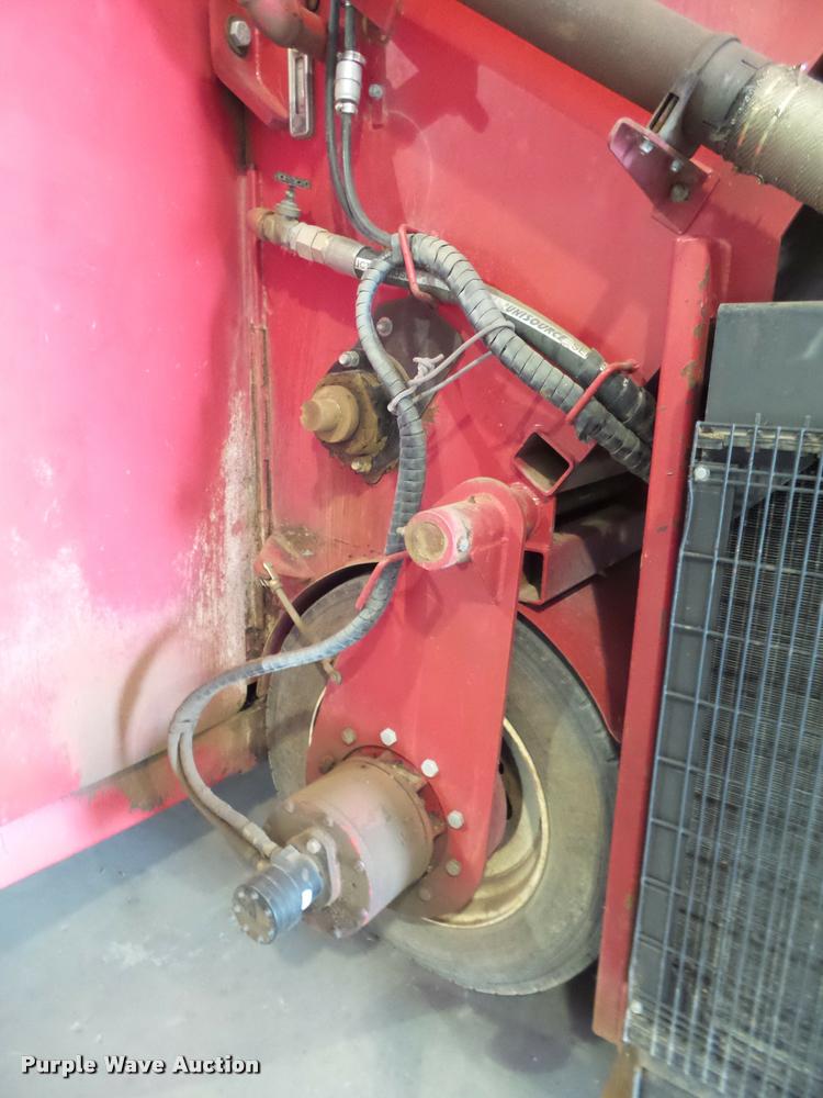 image for item DL9085 2004 Versa Bagger ID 912 silage tube bagger