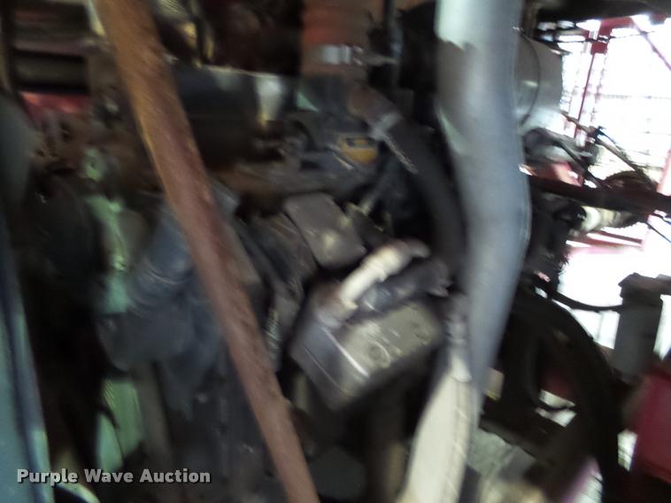 image for item DL9085 2004 Versa Bagger ID 912 silage tube bagger