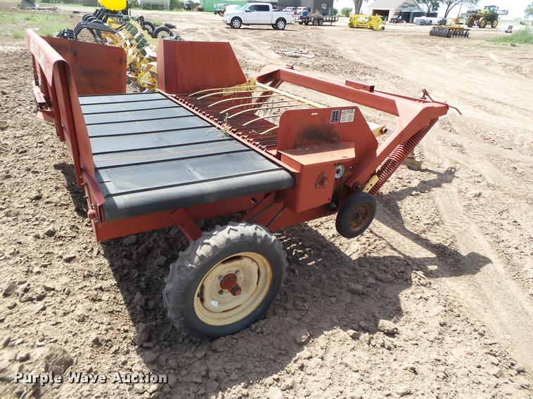 image for item DL9086 New Holland 144 windrow inverter