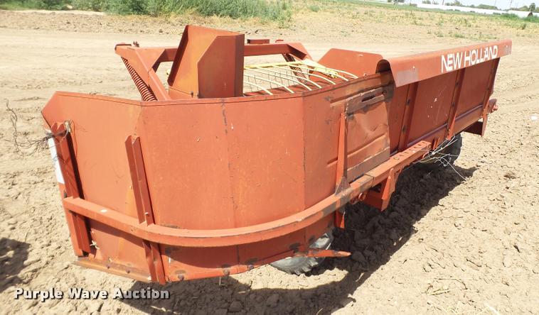 image for item DL9086 New Holland 144 windrow inverter