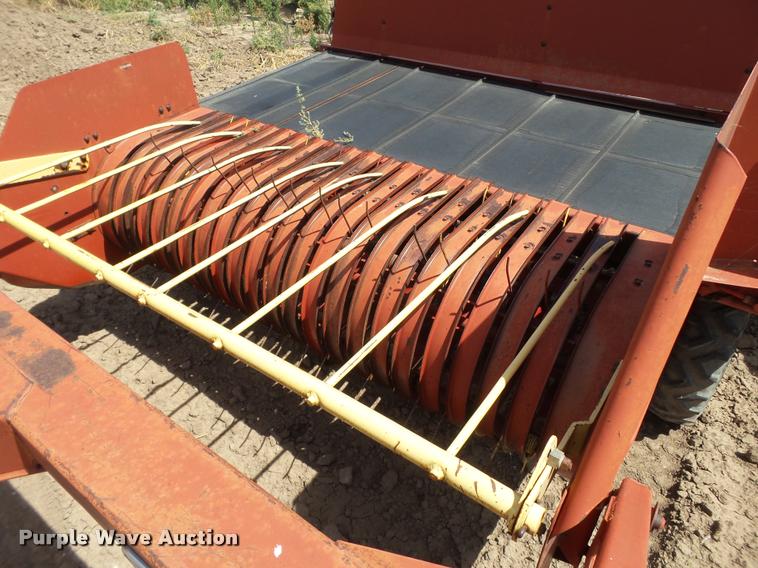 image for item DL9086 New Holland 144 windrow inverter