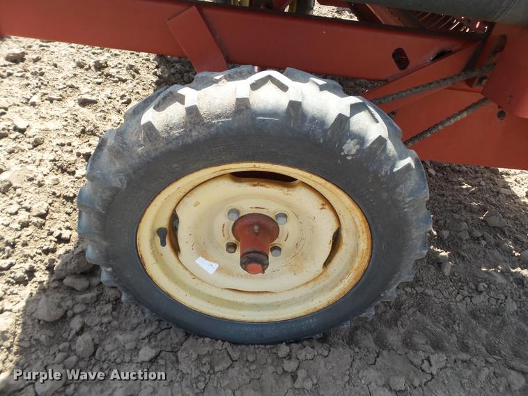 image for item DL9086 New Holland 144 windrow inverter