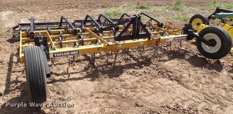 image for item DL9088 Taylor-Way spring tooth harrow