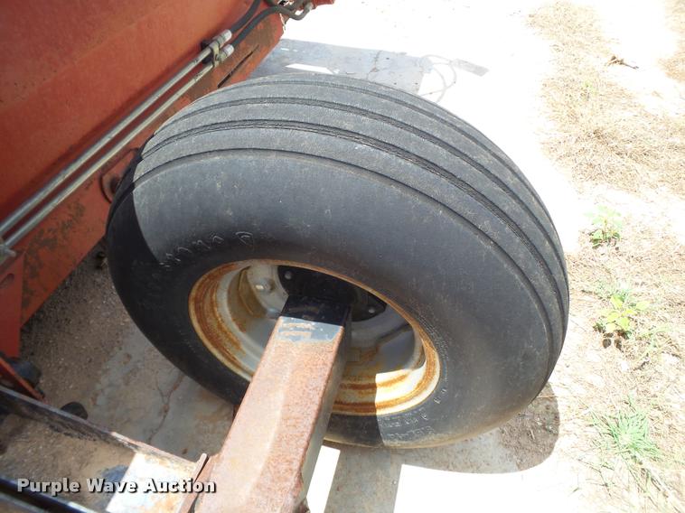 image for item DL9089 1999 Case IH 1042 draper head