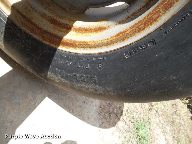 image for item DL9089 1999 Case IH 1042 draper head