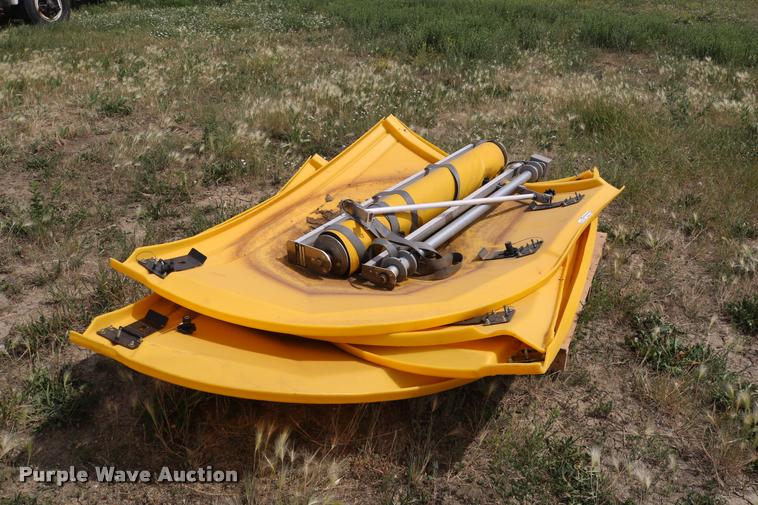 image for item DM9402 Michel's Industries grain tank hopper cover