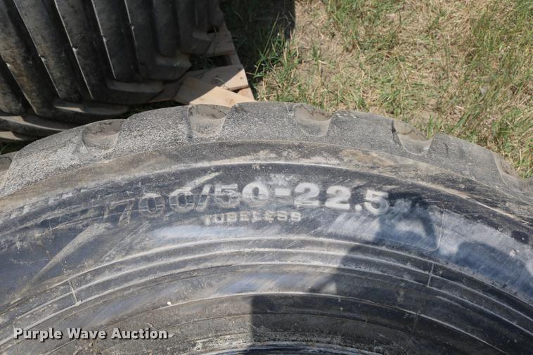 image for item DM9424 (2) Alliance Flotation 328 700/50-22.5 tires and wheels