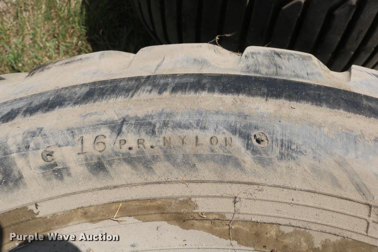 image for item DM9424 (2) Alliance Flotation 328 700/50-22.5 tires and wheels