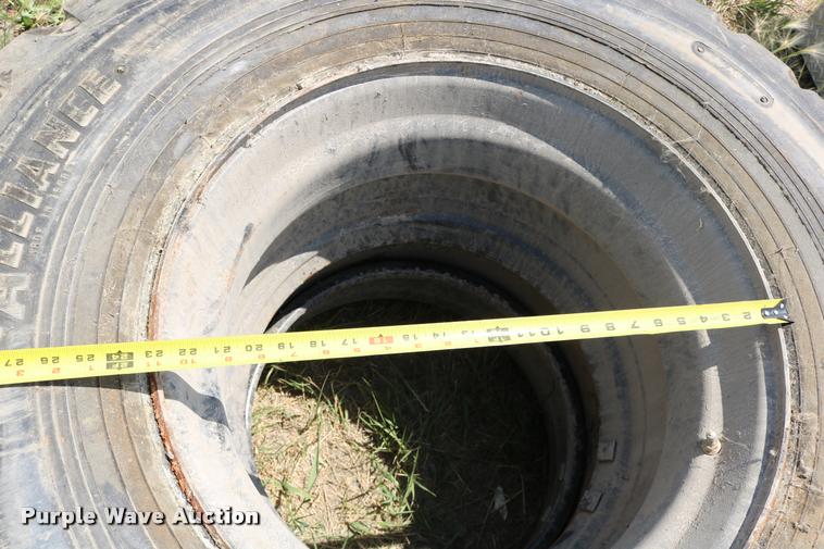 image for item DM9424 (2) Alliance Flotation 328 700/50-22.5 tires and wheels