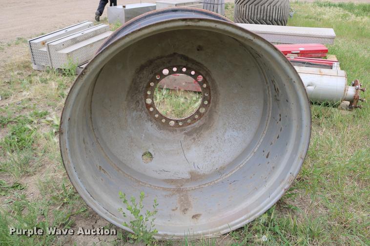 image for item DM9431 20 bolt wheel