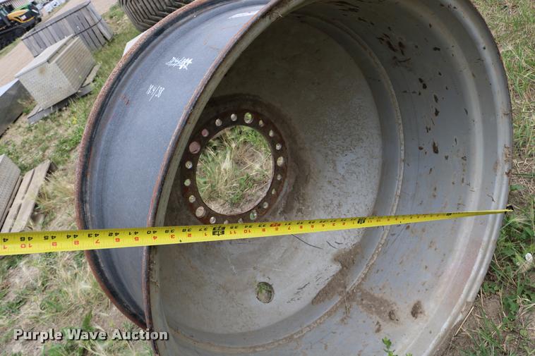 image for item DM9431 20 bolt wheel