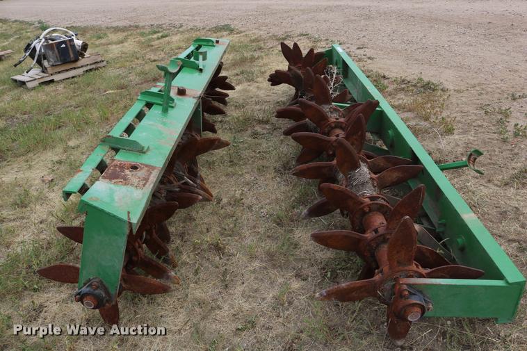 image for item DM9434 (2) 10' kniving spikes