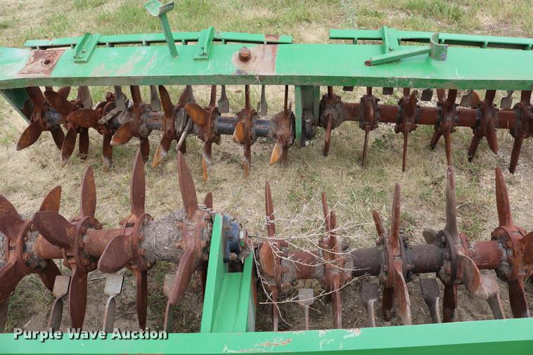 image for item DM9434 (2) 10' kniving spikes