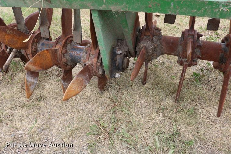 image for item DM9434 (2) 10' kniving spikes