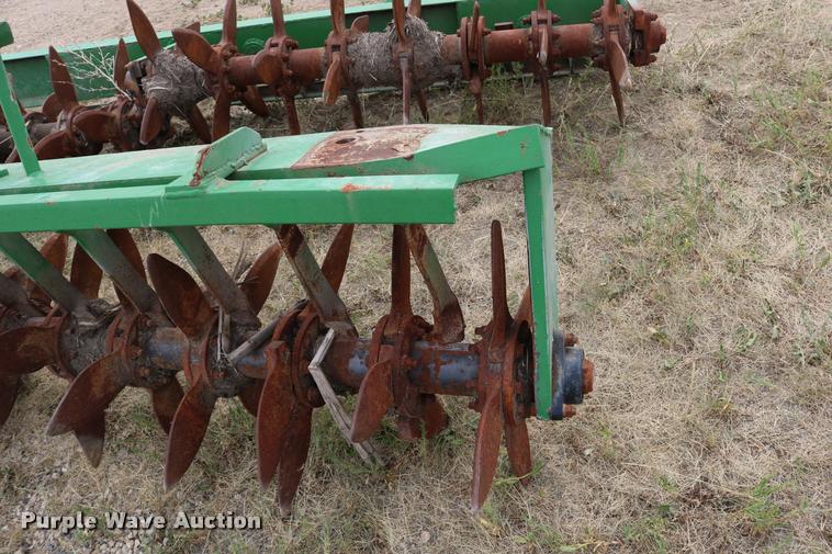 image for item DM9434 (2) 10' kniving spikes