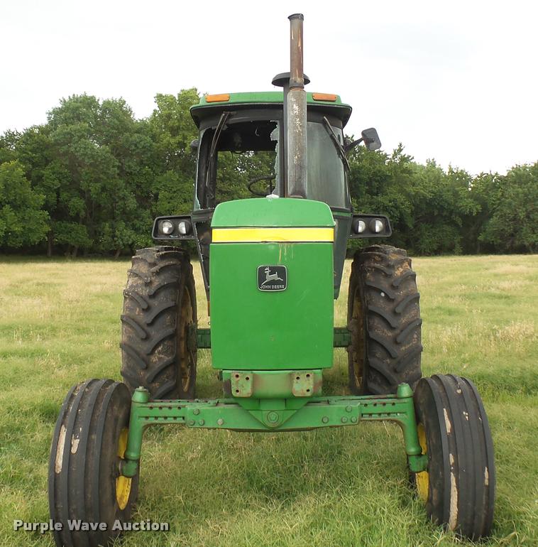 image for item DR9637 1978 John Deere 4440 tractor
