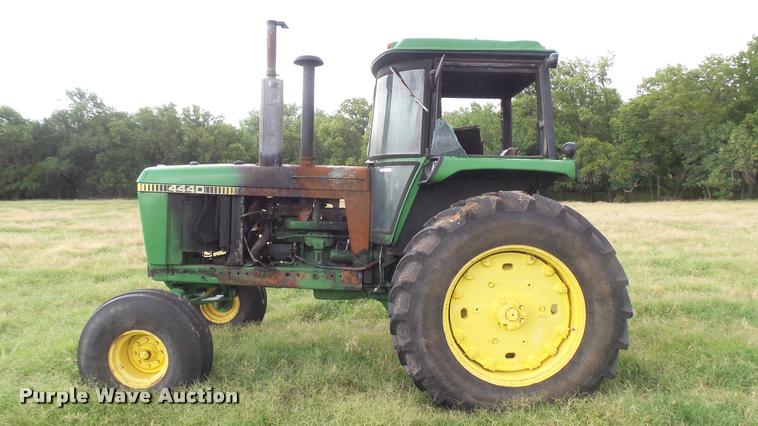 image for item DR9637 1978 John Deere 4440 tractor