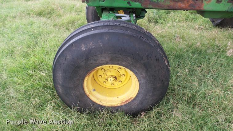 image for item DR9637 1978 John Deere 4440 tractor