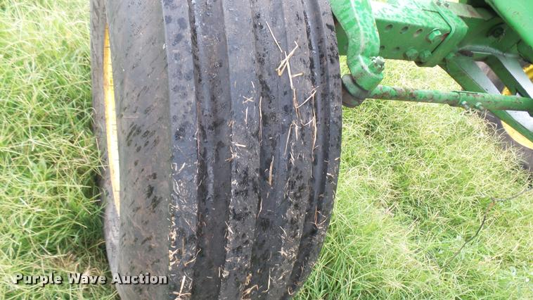 image for item DR9637 1978 John Deere 4440 tractor