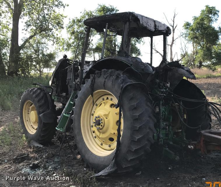 image for item G1224 2005 John Deere 7520 MFWD tractor