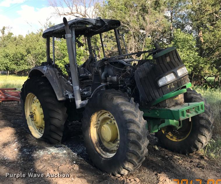 image for item G1224 2005 John Deere 7520 MFWD tractor