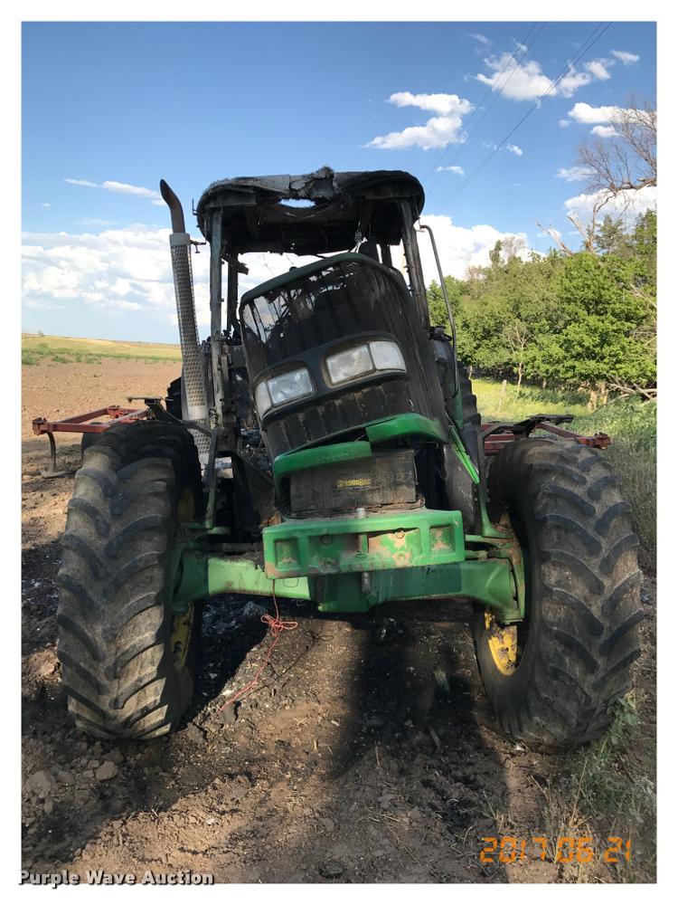 image for item G1224 2005 John Deere 7520 MFWD tractor