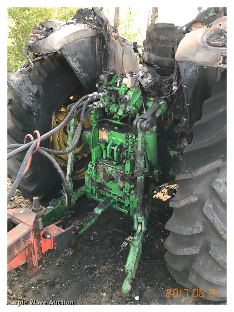 image for item G1224 2005 John Deere 7520 MFWD tractor