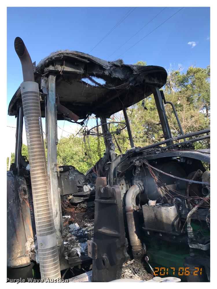 image for item G1224 2005 John Deere 7520 MFWD tractor