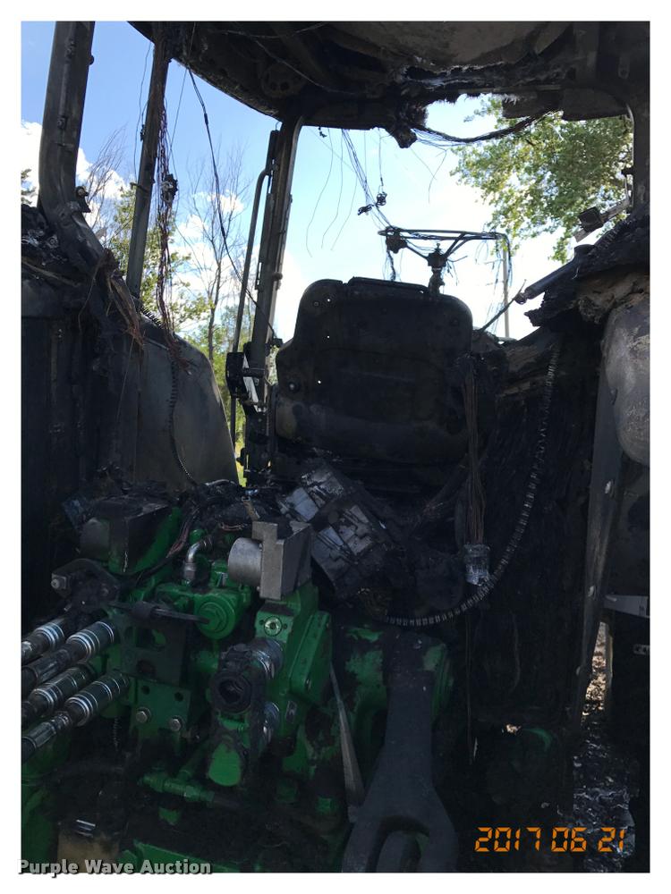 image for item G1224 2005 John Deere 7520 MFWD tractor