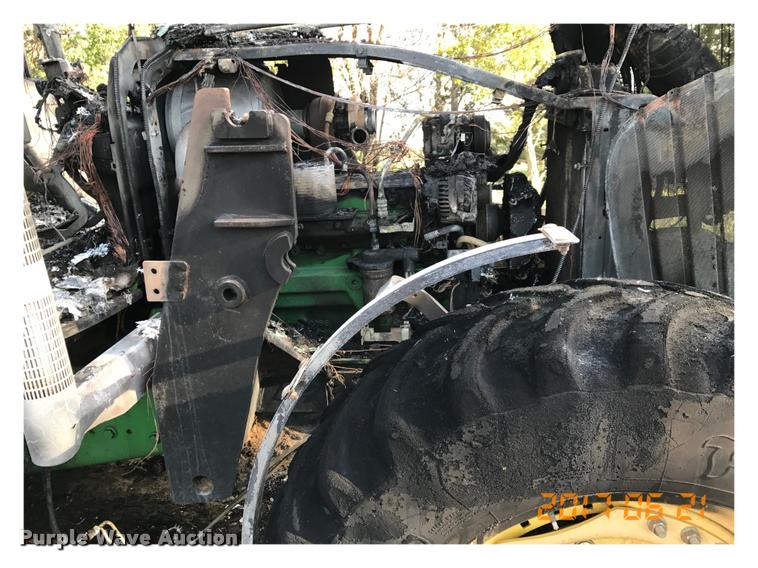 image for item G1224 2005 John Deere 7520 MFWD tractor