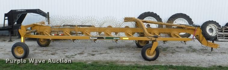 image for item K5921 Vermeer VR1428 hay rake