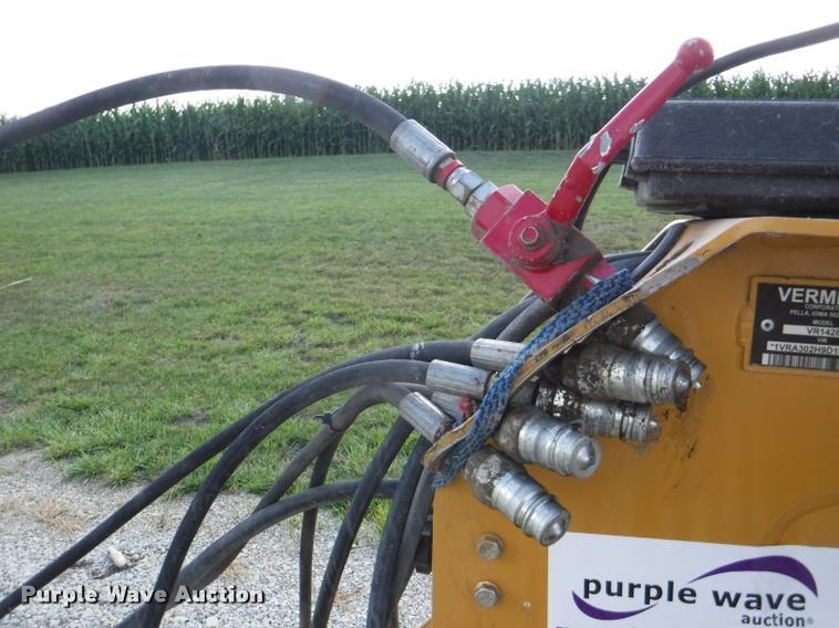 image for item K5921 Vermeer VR1428 hay rake