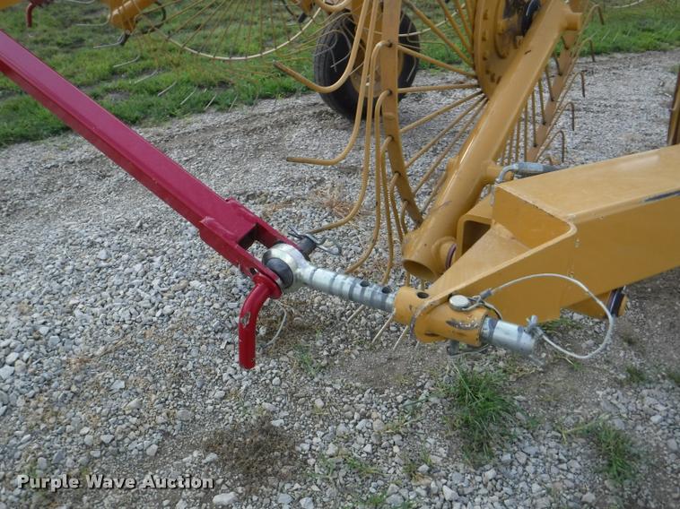 image for item K5921 Vermeer VR1428 hay rake