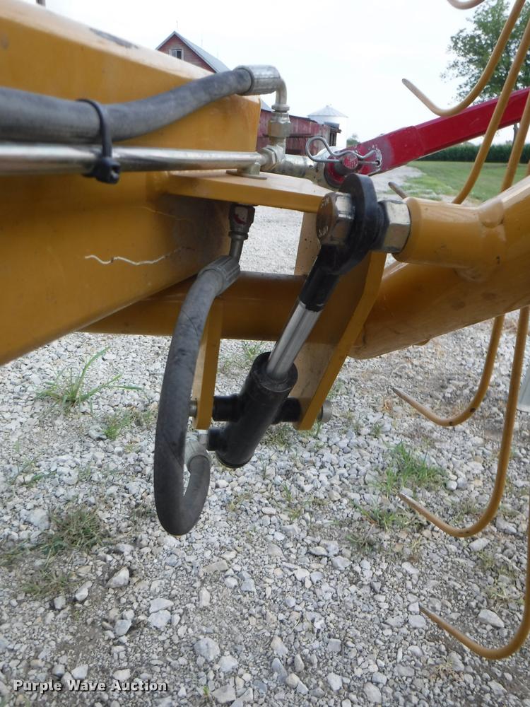 image for item K5921 Vermeer VR1428 hay rake