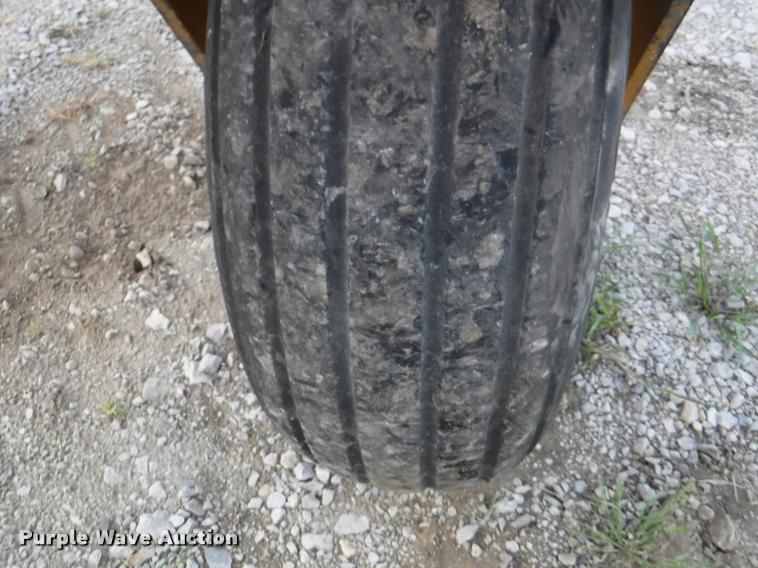 image for item K5921 Vermeer VR1428 hay rake