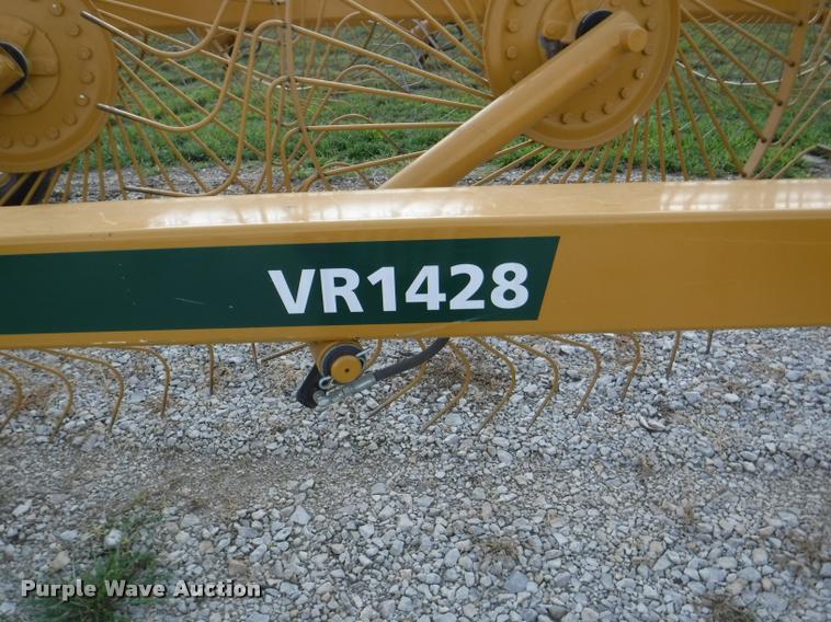 image for item K5921 Vermeer VR1428 hay rake