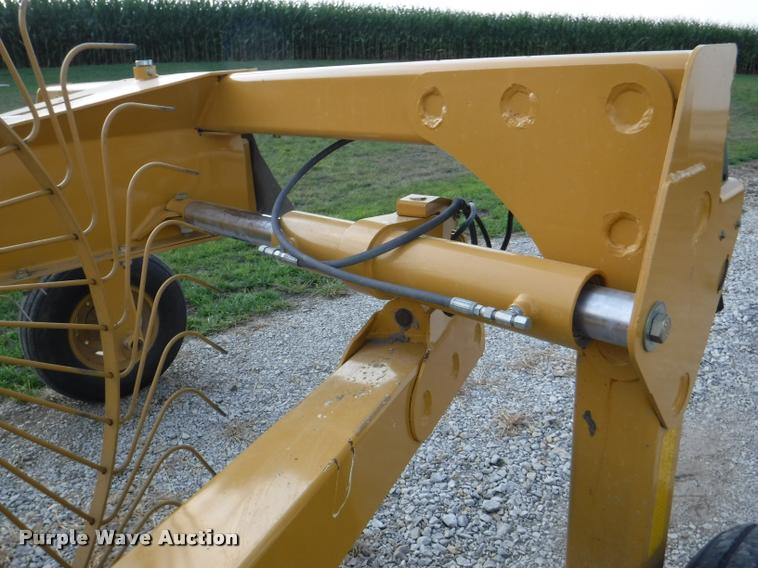 image for item K5921 Vermeer VR1428 hay rake